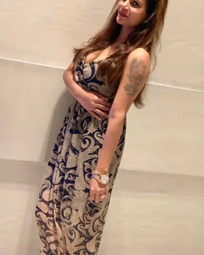 Manjhanpur Escort
